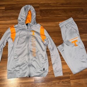 University of Tennessee logo jumpsuit. Never worn, men’s medium.
